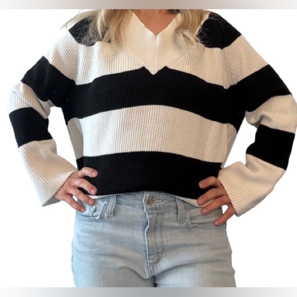 Mango Black and White Striped V-Neck Cropped Sweater